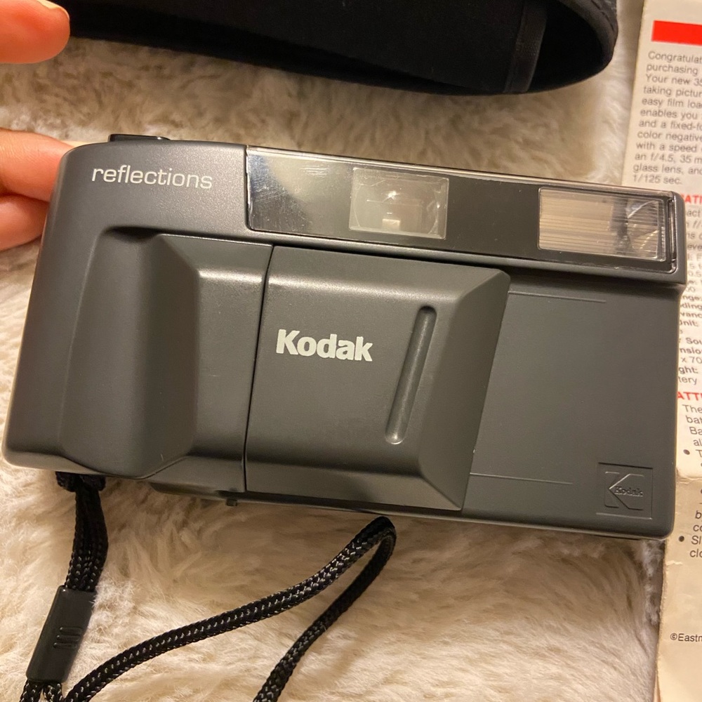 1988 Like new KODAK reflections 35MM camera - Picture 5 of 10